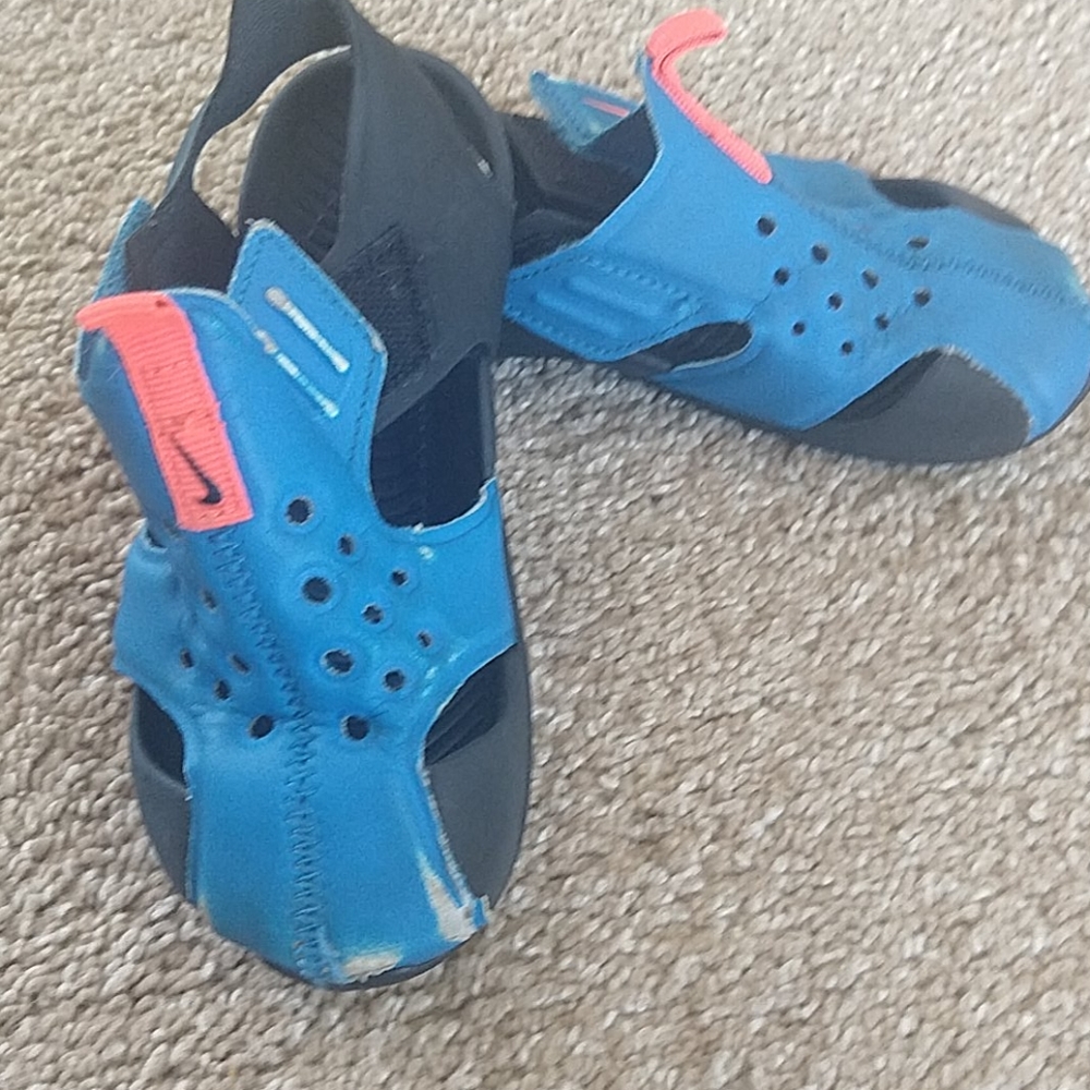 Toddler boy Nike sandals
